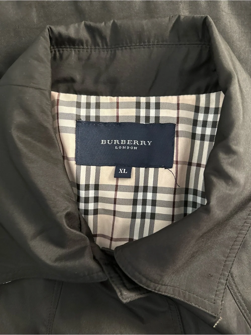 Burberry streamlined black